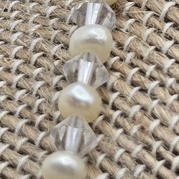 Pearl Crystal Delicate Necklace Toggle clasp - Picture 6 of 9